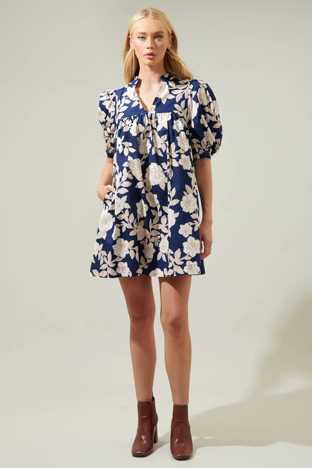 Lilo Night Tropics Julissa Split Neck Babydoll Dress